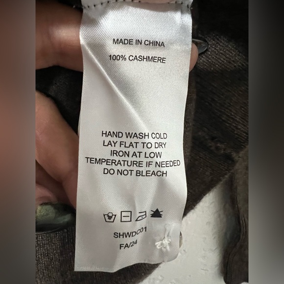 NWT Quince 100% Mongolian Cashmere Cardigan Sweater Brown Taupe Quiet Luxury - Picture 4 of 5